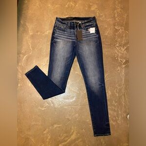 Brand new buckle skinny jeans